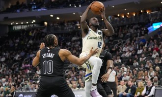 AJ-格林35分&amp;amp;11记三分瑞安28分 普林斯18分雄鹿胜篮网