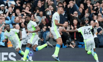 切尔西主场崩盘：被灌3球，曼城全取3分，紧追阿森纳，前2差6分