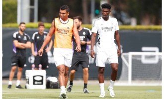 曼联又打皇马主意，想签下琼阿梅尼，忘了当年从皇马买卡塞米罗？